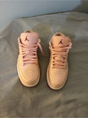 Jordan Pink Low-Top Sneakers with Red Jumpman